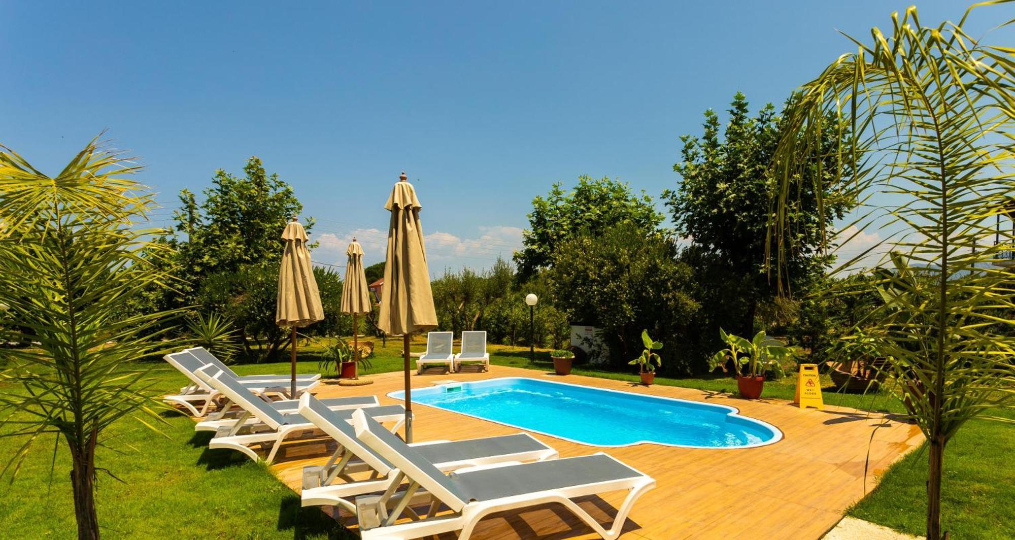 Blue Wave Beach With Pool 100m From The Beach Karousádes