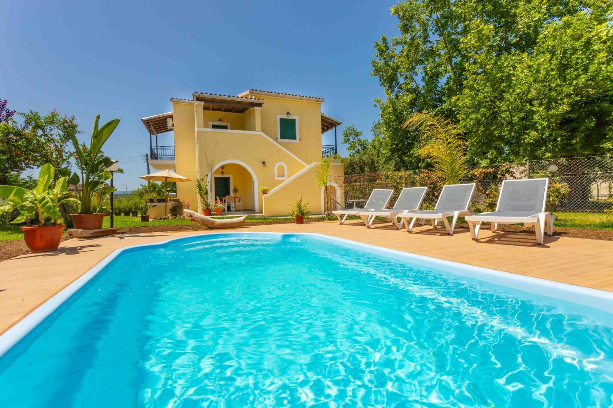 Blue Wave With Pool 100m From The