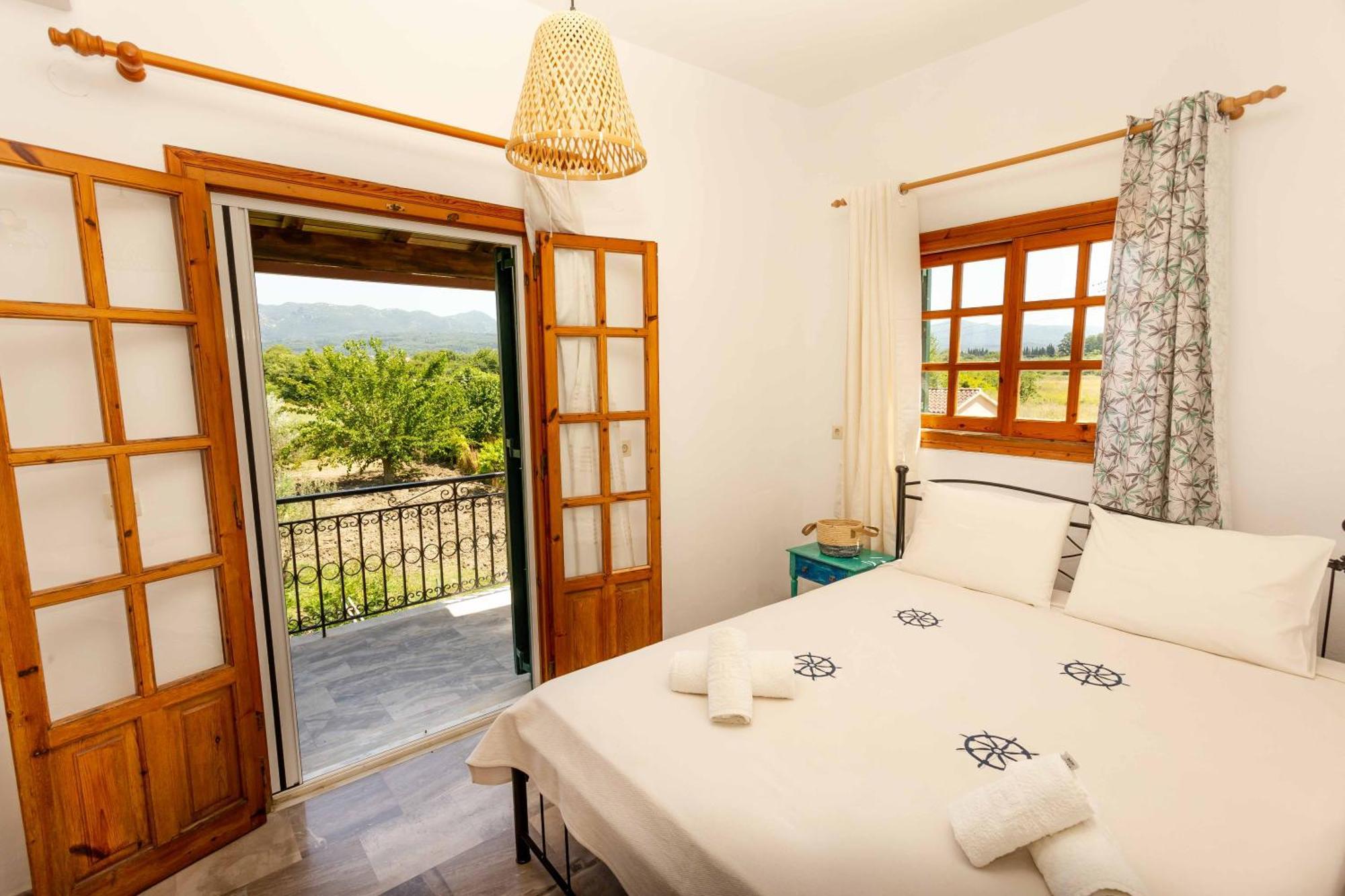 Apartment Blue Wave With Pool 100m From The Karousades (Esperies)