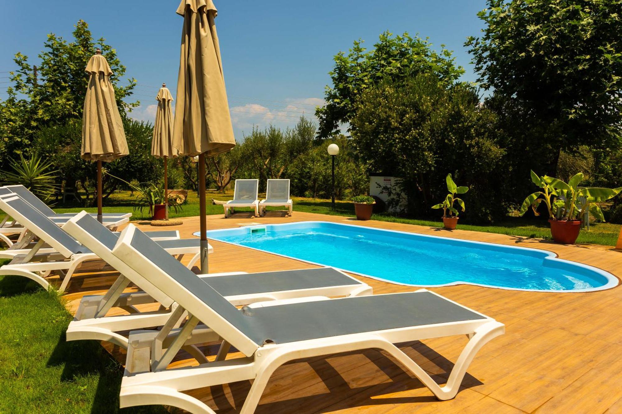 Blue Wave With Pool 100m From The *