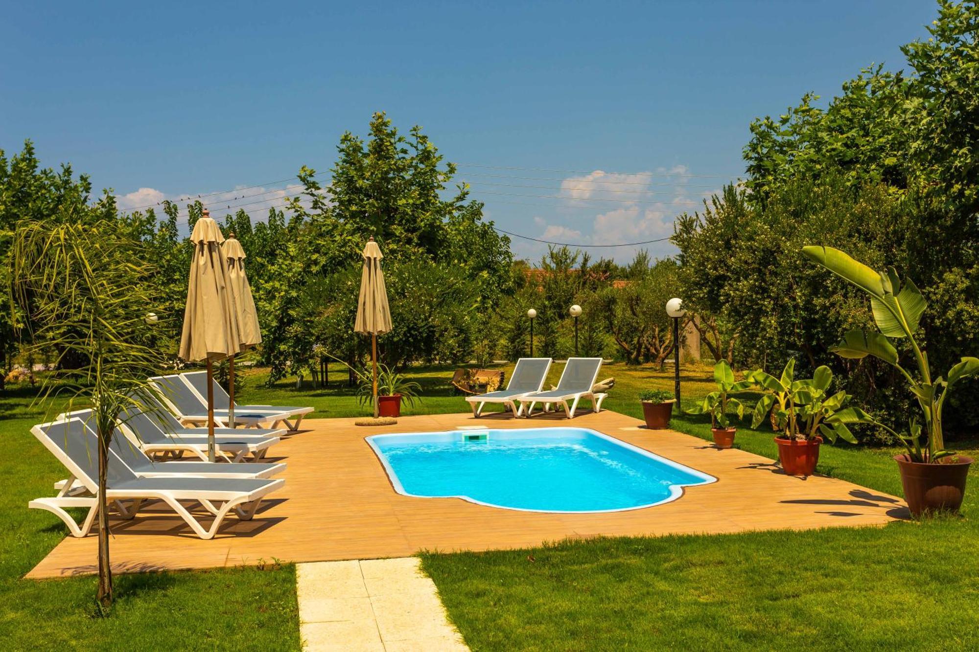 Blue Wave With Pool 100m From The *